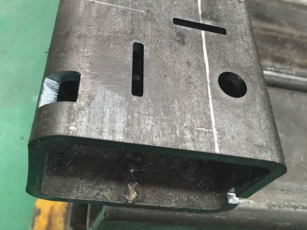 上海激光切钢管加工厂家行程9米大型三维激光切管机