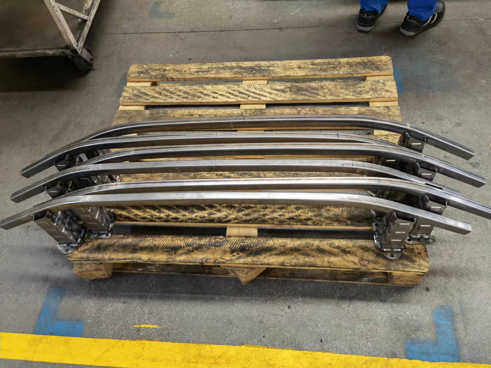 HC600/980QP-EL高强度汽车前防撞梁本体