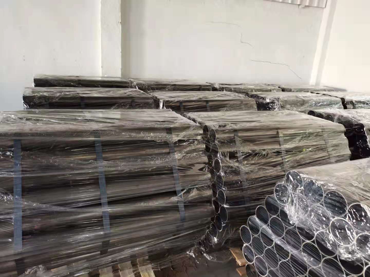 BR1500HS扭力梁钢管汽车扭转梁焊管重汽卡车前防撞梁